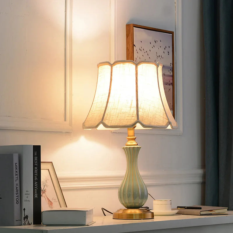European Pastoral Warm Wedding House Villa Ceramic Table Lamp American Simple Creative Living Room Bedroom Bedside Lamp